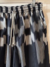 Load image into Gallery viewer, Black geometric Ikat shorts
