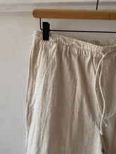 Load image into Gallery viewer, Cream cotton shorts