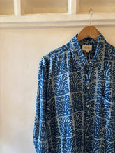 Load image into Gallery viewer, Indigo floral shirt
