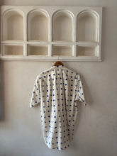 Load image into Gallery viewer, Blue and White handloom shirt