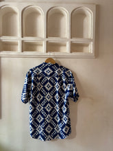 Load image into Gallery viewer, Blue diamond Ikat shirt
