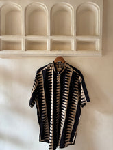 Load image into Gallery viewer, Zig zag block print shirt
